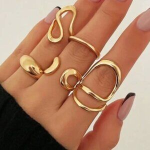 ‼️NEW IN‼️Elegant Gold 4pcs Ring Set+Gift Box 🎁